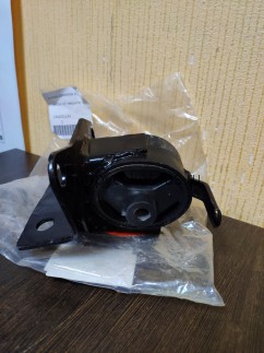 ОПОРА ДВИГАТЕЛЯ (ПОДУШКА) ЛЕВАЯ